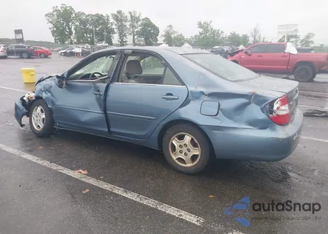 2003 Toyota Camry Le V6/Se V6/Xle V6 z USA, uszkodzony, nr VIN 4T1BF32K33U547361